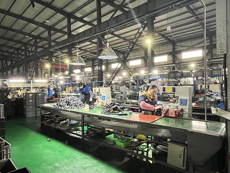 Gearbox oil pipe workshop Gearbox oil pipe workshop